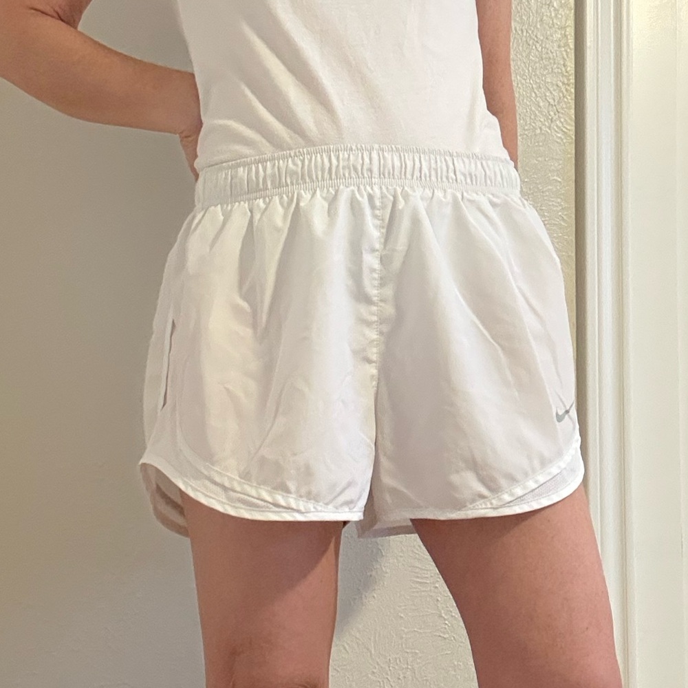 Nike Women's Dri-fit Tempo Track 3.5 Short in White Size Large